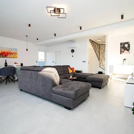 Elite 1 Villa
