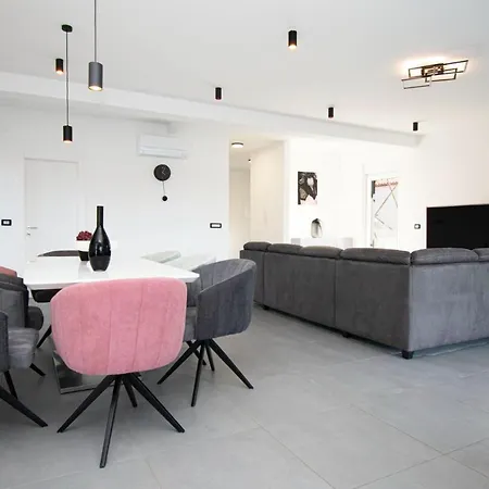 Elite 1 Villa *